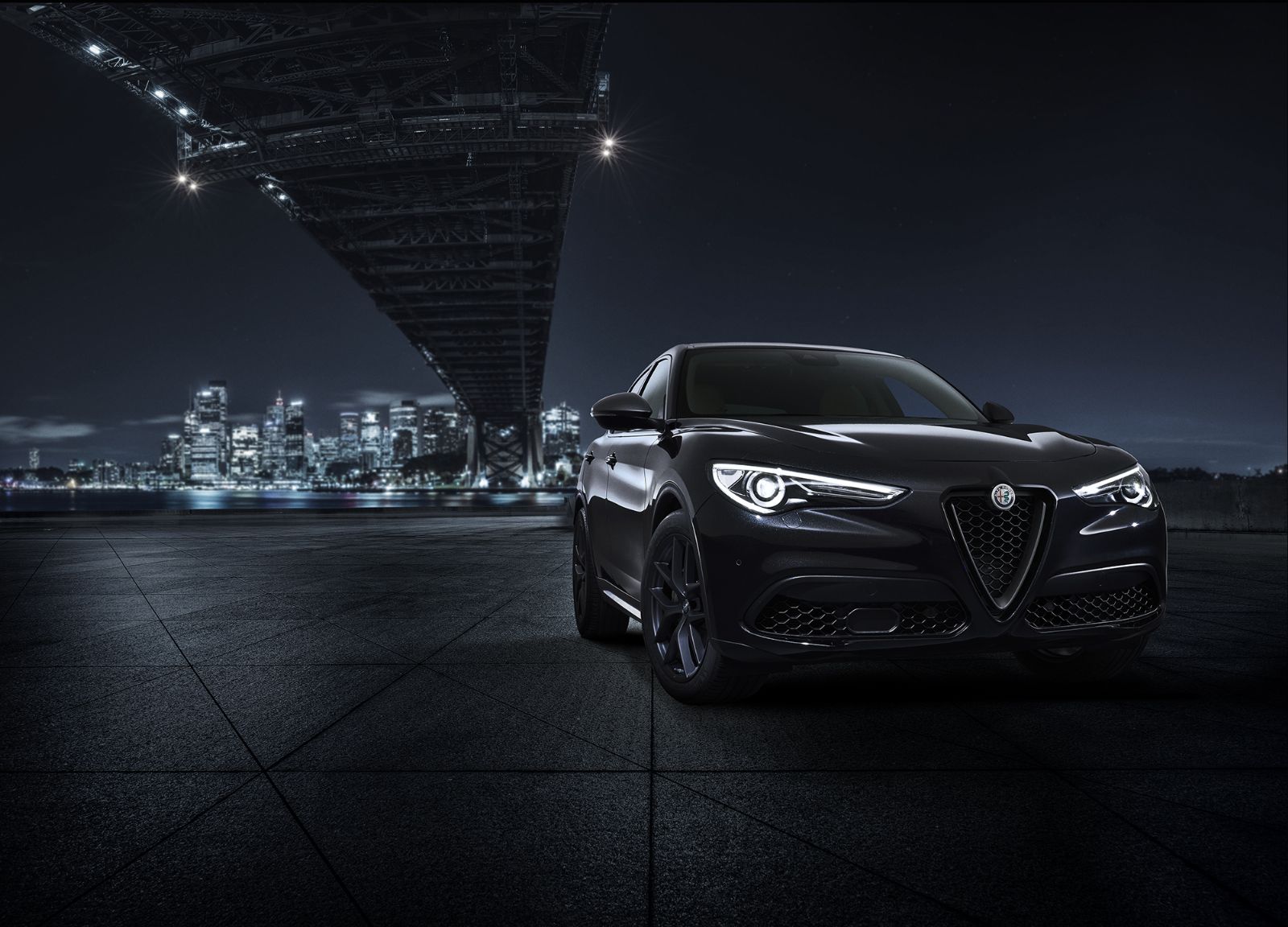 190822_alfa_romeo_stelvio_monochrome