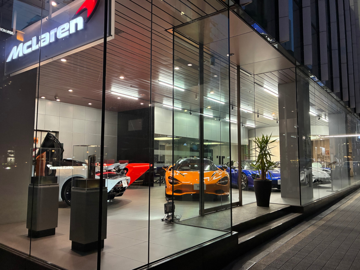 McLAREN OSAKA ショールーム